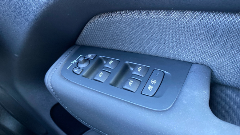 Volvo XC60 2.0 B5P Plus Black Edition 5dr AWD Geartronic Petrol Estate